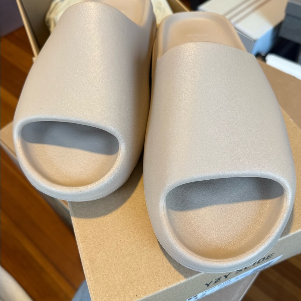 Adidas Yeezy Slide Bone